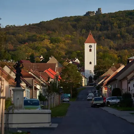 게스트하우스 Vinarsky Dum, Vinarstvi Popela 3*