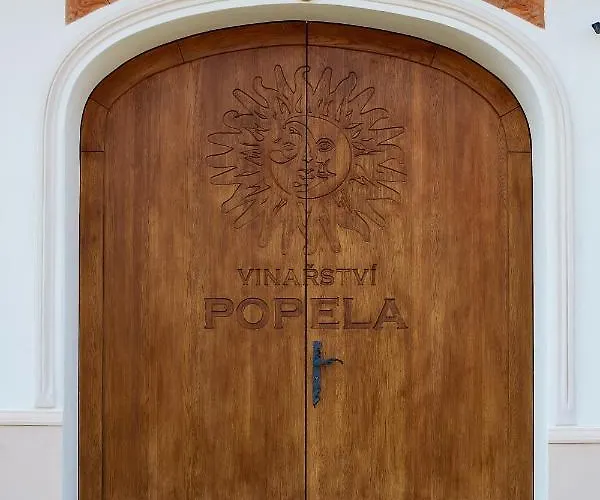 Vinarsky Dum, Vinarstvi Popela Perná